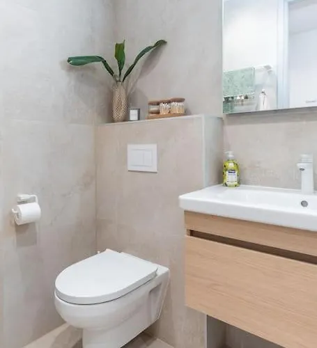 Uus Korter Rannarajoonis * Παρνού